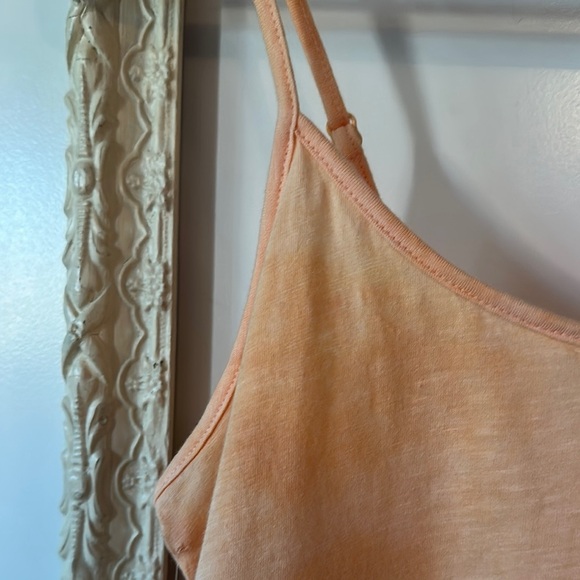 AMERICAN EAGLE | Peach Tie Dye Cropped Relaxed Cami Tank Top Ruffle Hem Peplum - Picture 4 of 15